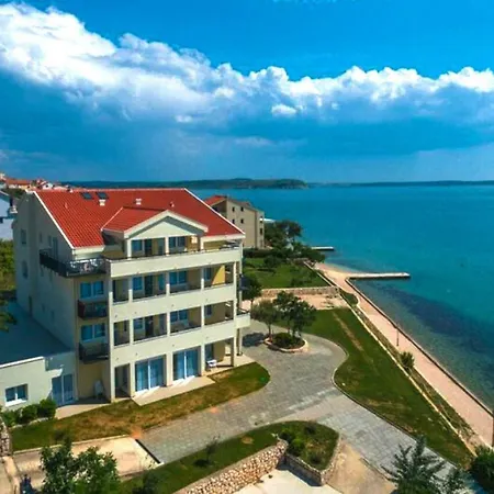 Vila 4m Miletici Cdn021019 Cye Rtina